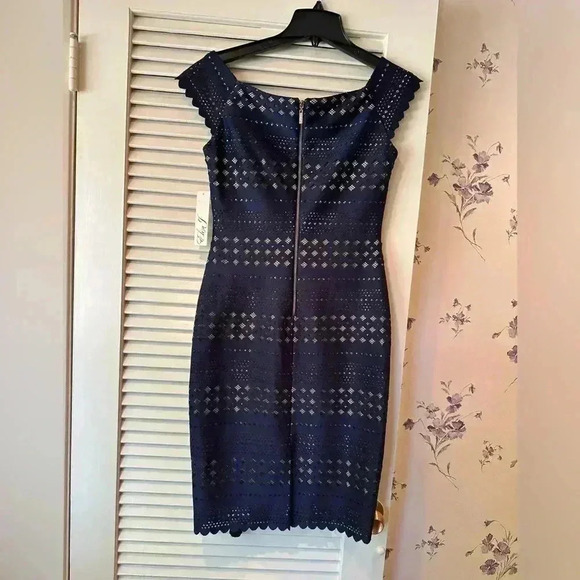 Eliza J Navy Scalloped Sleeve and Bottom Dress Size 4 - Picture 3 of 7